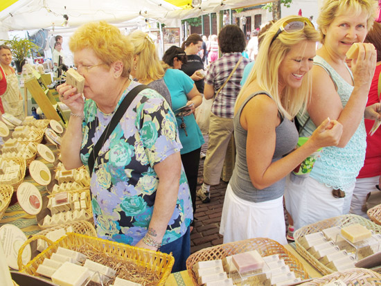 Sniffers at Festival of the Little Hills.